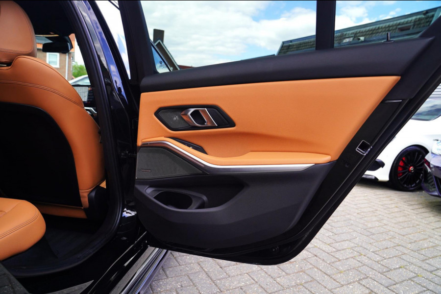 BMW 3-serie 330e xDrive M-pakket | BMW LED | Adaptieve Cruise | Camera | Harman/Kardon | Carbon | Driving Assistant | Active Guard