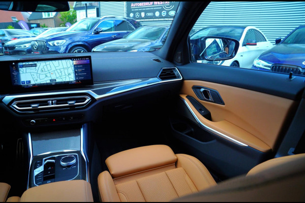 BMW 3-serie 330e xDrive M-pakket | BMW LED | Adaptieve Cruise | Camera | Harman/Kardon | Carbon | Driving Assistant | Active Guard