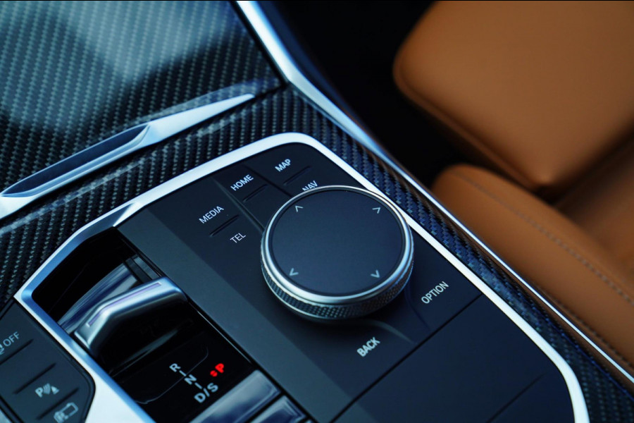 BMW 3-serie 330e xDrive M-pakket | BMW LED | Adaptieve Cruise | Camera | Harman/Kardon | Carbon | Driving Assistant | Active Guard