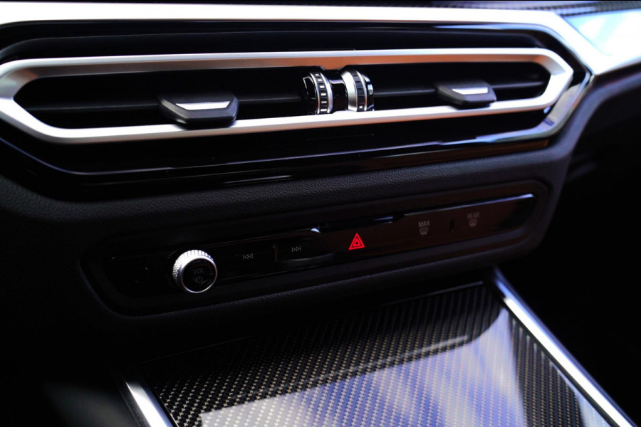 BMW 3-serie 330e xDrive M-pakket | BMW LED | Adaptieve Cruise | Camera | Harman/Kardon | Carbon | Driving Assistant | Active Guard