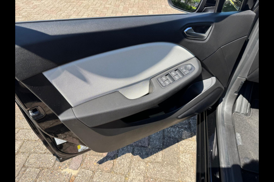 Renault Clio 1.6 E-Tech Full Hybrid 145 techno Groot navi / Virtual cockpit / Camera / P-sensoren V&A