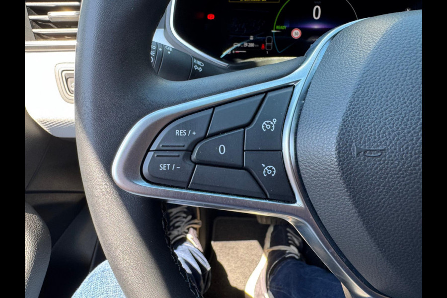 Renault Clio 1.6 E-Tech Full Hybrid 145 techno Groot navi / Virtual cockpit / Camera / P-sensoren V&A