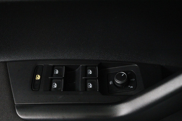 Volkswagen Polo 1.0 TSI Comfortline (NAVIGATIE, BLUETOOTH, CRUISE CONTROL ADAPTIEF, NL-AUTO)