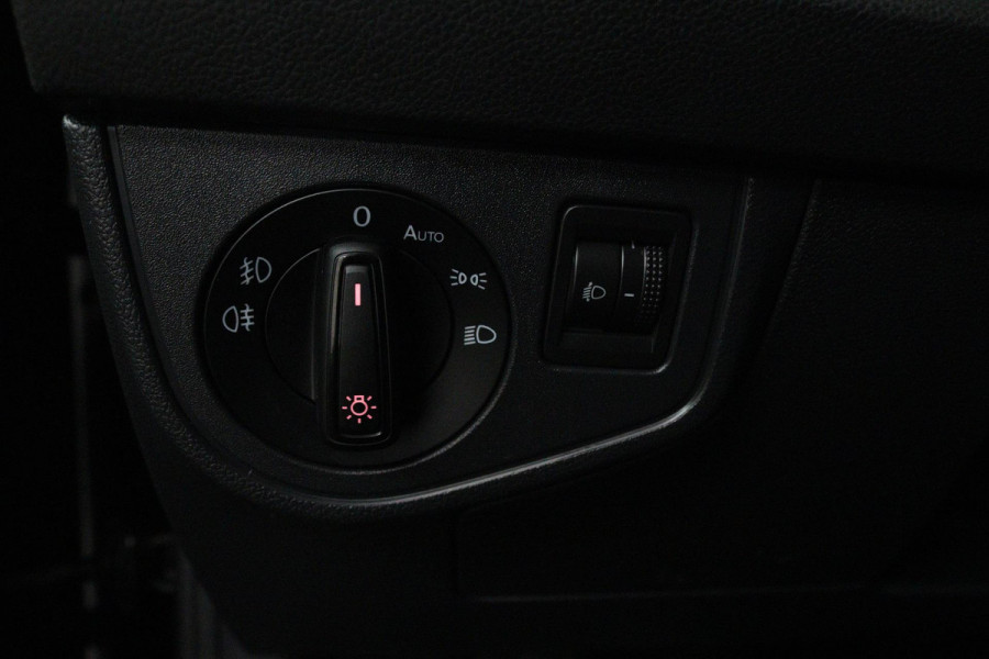 Volkswagen Polo 1.0 TSI Comfortline (NAVIGATIE, BLUETOOTH, CRUISE CONTROL ADAPTIEF, NL-AUTO)