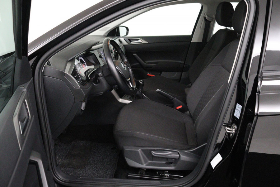 Volkswagen Polo 1.0 TSI Comfortline (NAVIGATIE, BLUETOOTH, CRUISE CONTROL ADAPTIEF, NL-AUTO)
