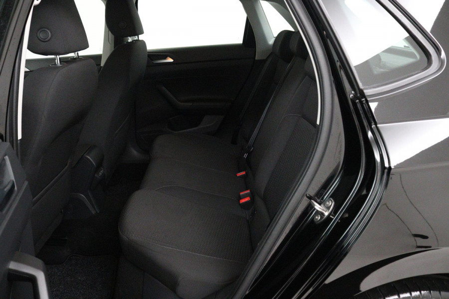 Volkswagen Polo 1.0 TSI Comfortline (NAVIGATIE, BLUETOOTH, CRUISE CONTROL ADAPTIEF, NL-AUTO)