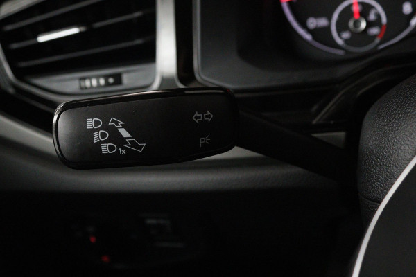 Volkswagen Polo 1.0 TSI Comfortline (NAVIGATIE, BLUETOOTH, CRUISE CONTROL ADAPTIEF, NL-AUTO)
