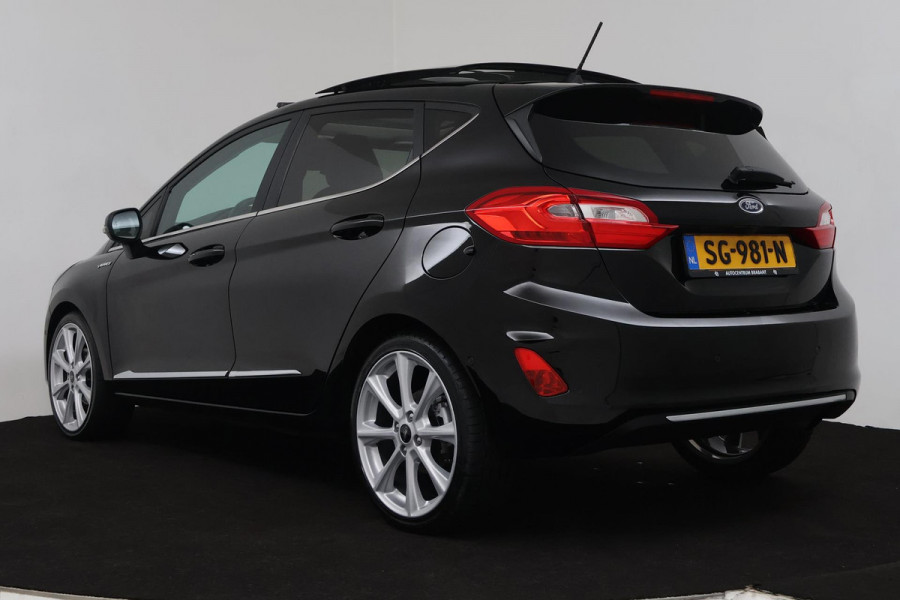 Ford Fiesta 1.0 EcoBoost Vignale (PANORAMADAK, PARKEERSENSOREN, STOELVERWARMING, LANE-ASSIST, CRUISE ADAPTIEF, NAVIGATIE, CAMERA)