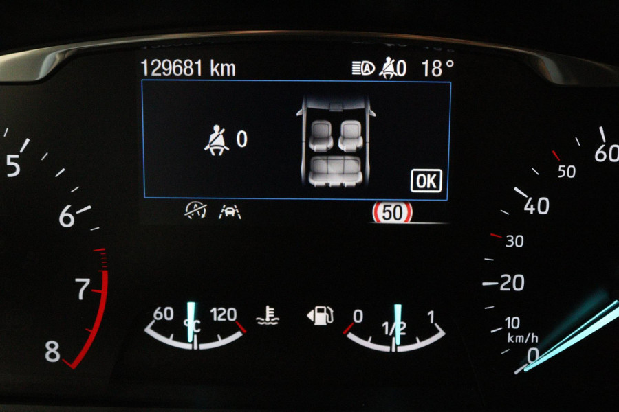 Ford Fiesta 1.0 EcoBoost Vignale (PANORAMADAK, PARKEERSENSOREN, STOELVERWARMING, LANE-ASSIST, CRUISE ADAPTIEF, NAVIGATIE, CAMERA)