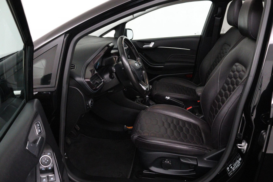 Ford Fiesta 1.0 EcoBoost Vignale (PANORAMADAK, PARKEERSENSOREN, STOELVERWARMING, LANE-ASSIST, CRUISE ADAPTIEF, NAVIGATIE, CAMERA)