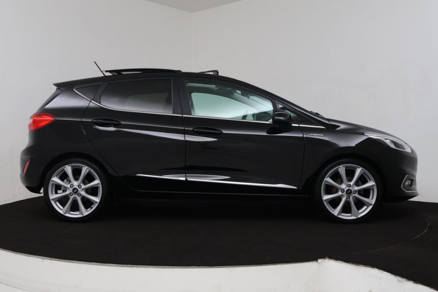 Ford Fiesta 1.0 EcoBoost Vignale (PANORAMADAK, PARKEERSENSOREN, STOELVERWARMING, LANE-ASSIST, CRUISE ADAPTIEF, NAVIGATIE, CAMERA)