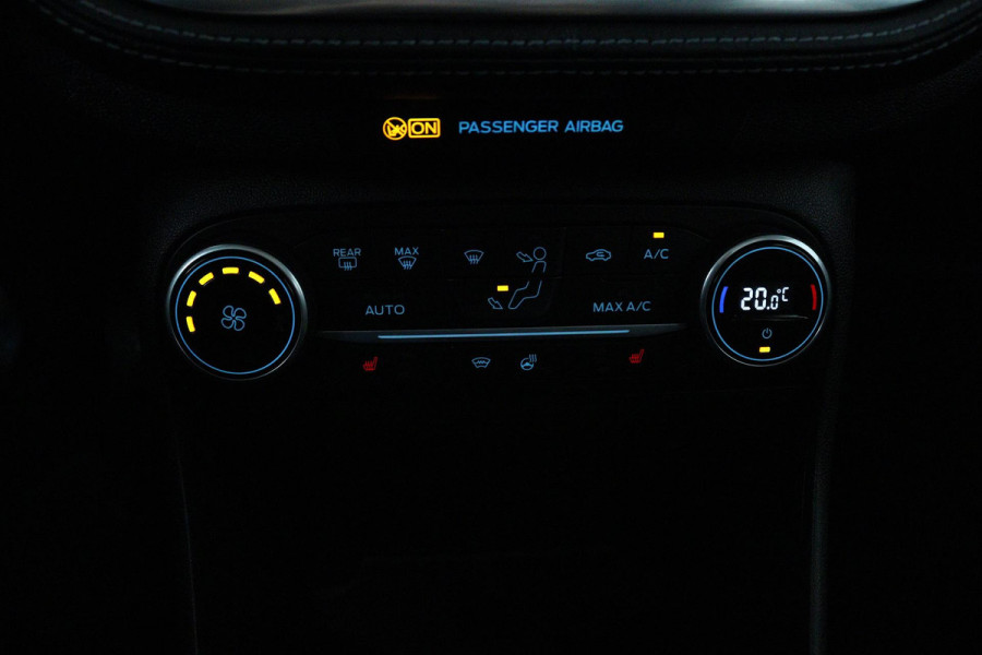 Ford Fiesta 1.0 EcoBoost Vignale (PANORAMADAK, PARKEERSENSOREN, STOELVERWARMING, LANE-ASSIST, CRUISE ADAPTIEF, NAVIGATIE, CAMERA)