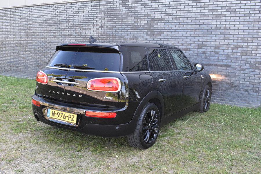 MINI Clubman 1.5 One Chili Serious Business Navigatie Keyless-go Cruise