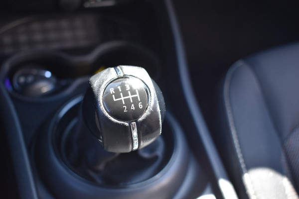 MINI Clubman 1.5 One Chili Serious Business Navigatie Keyless-go Cruise