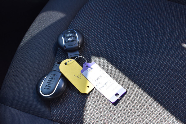 MINI Clubman 1.5 One Chili Serious Business Navigatie Keyless-go Cruise