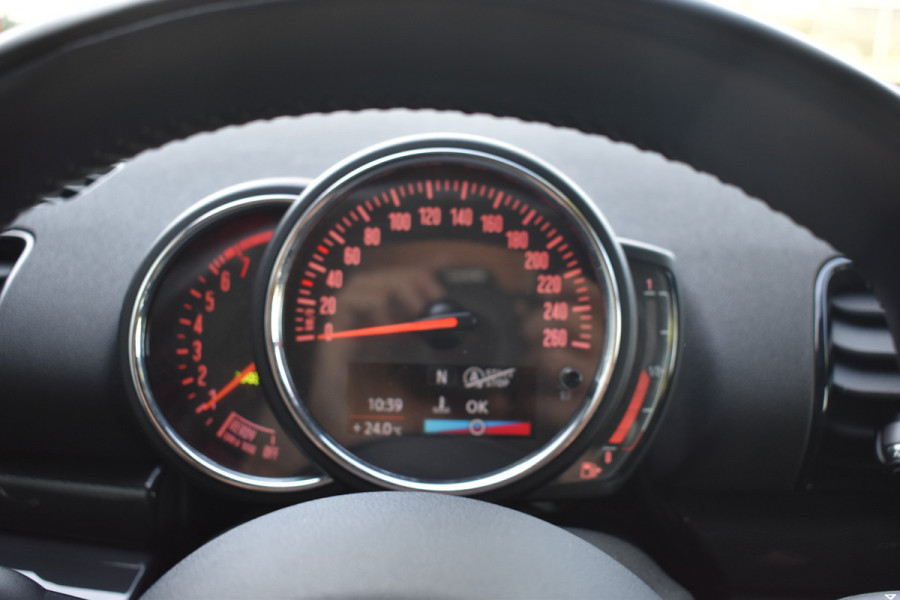 MINI Clubman 1.5 One Chili Serious Business Navigatie Keyless-go Cruise