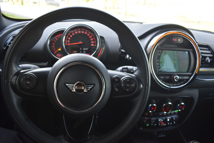 MINI Clubman 1.5 One Chili Serious Business Navigatie Keyless-go Cruise
