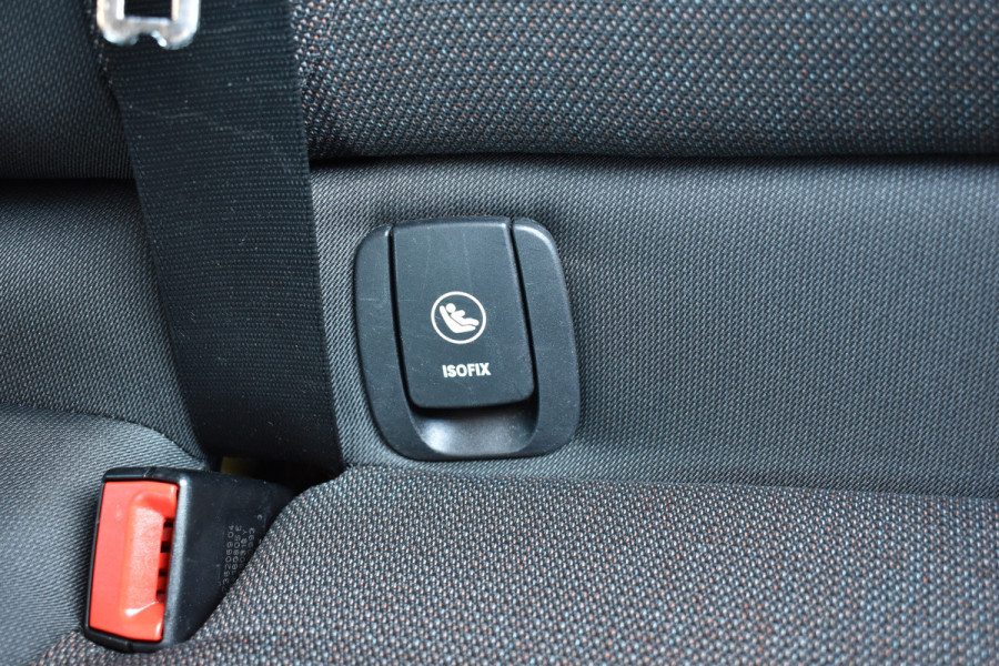 MINI Clubman 1.5 One Chili Serious Business Navigatie Keyless-go Cruise