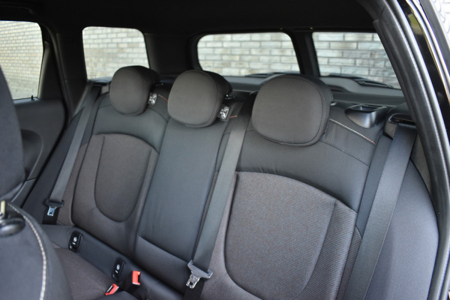 MINI Clubman 1.5 One Chili Serious Business Navigatie Keyless-go Cruise