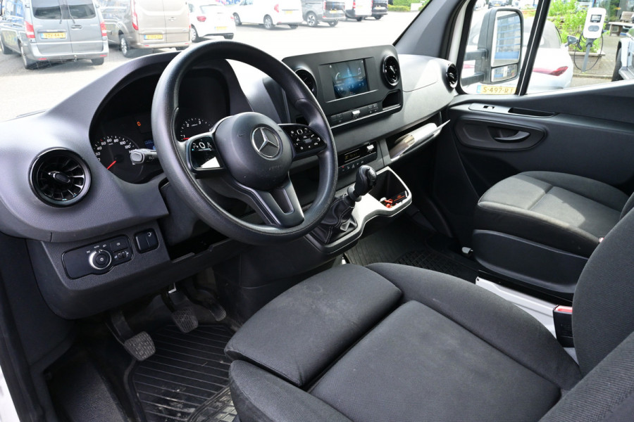 Mercedes-Benz Sprinter 514 CDI Bakwagen met NIEUWE laadklep Airco, MBUX, Geveerde stoel, Stoelverwarming Nieuwe Laadklep 1000kg 180cm Plateau