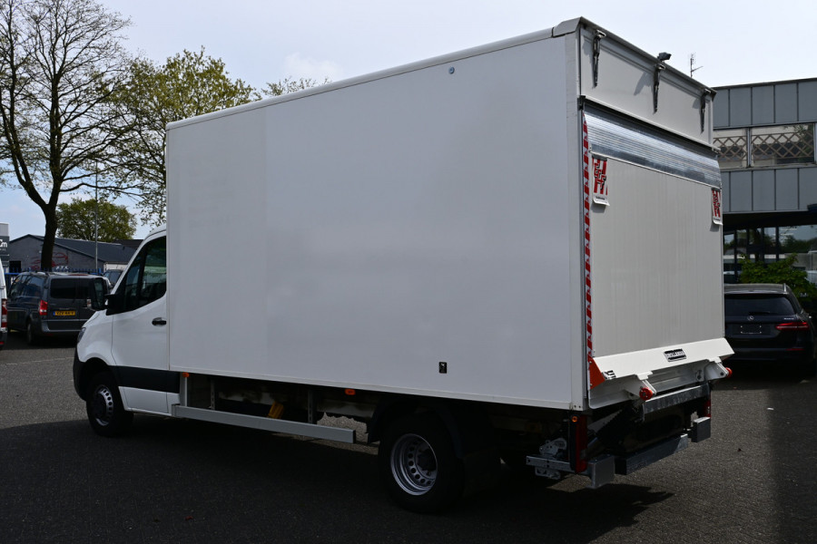 Mercedes-Benz Sprinter 514 CDI Bakwagen met NIEUWE laadklep Airco, MBUX, Geveerde stoel, Stoelverwarming Nieuwe Laadklep 1000kg 180cm Plateau