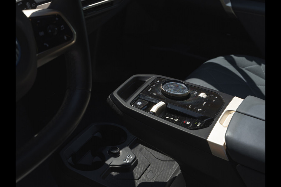 BMW iX xDrive40 - Driving Ass Prof - Harman Kardon - Stoelventilatie