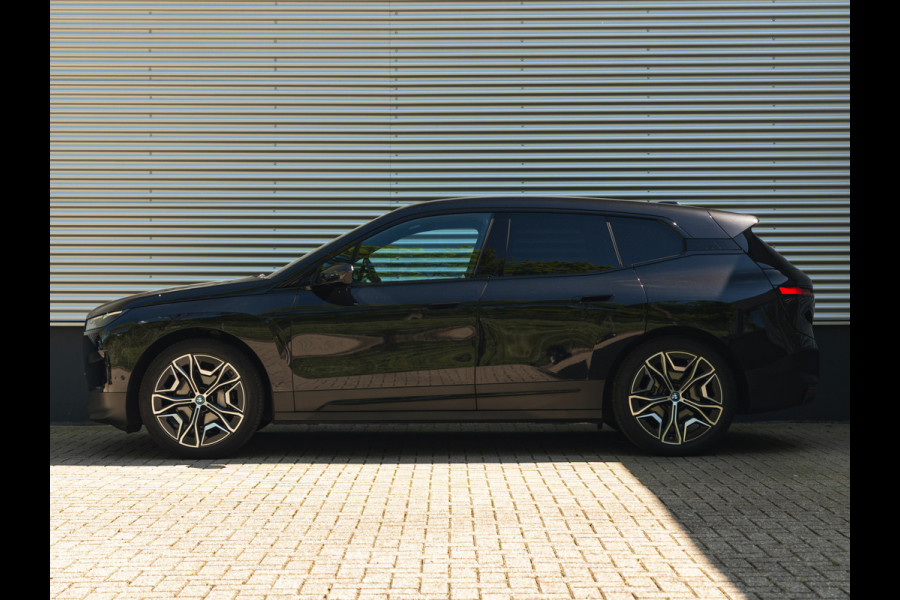 BMW iX xDrive40 - Driving Ass Prof - Harman Kardon - Stoelventilatie