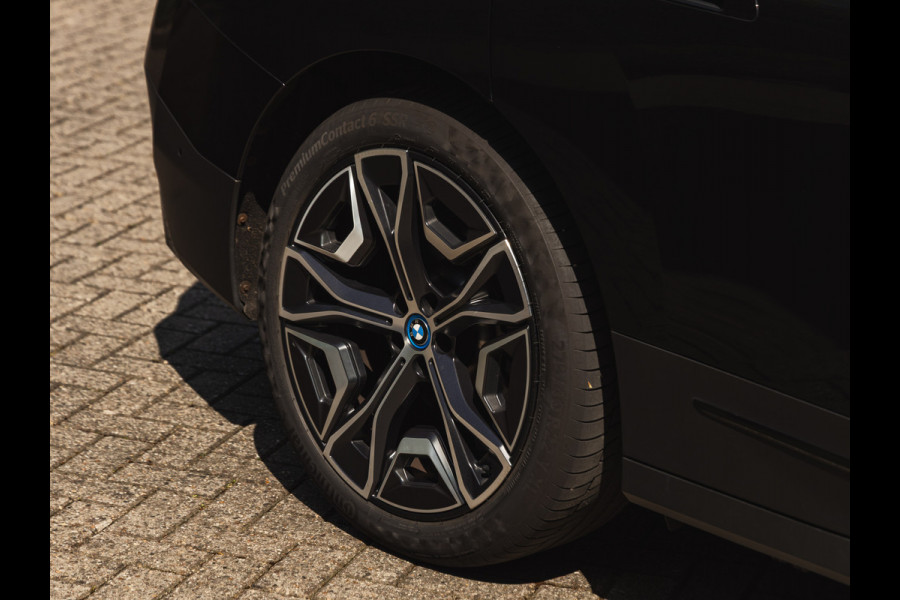 BMW iX xDrive40 - Driving Ass Prof - Harman Kardon - Stoelventilatie