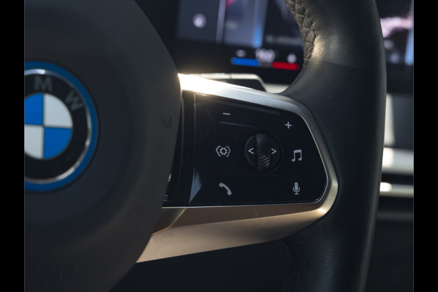 BMW iX xDrive40 - Driving Ass Prof - Harman Kardon - Stoelventilatie