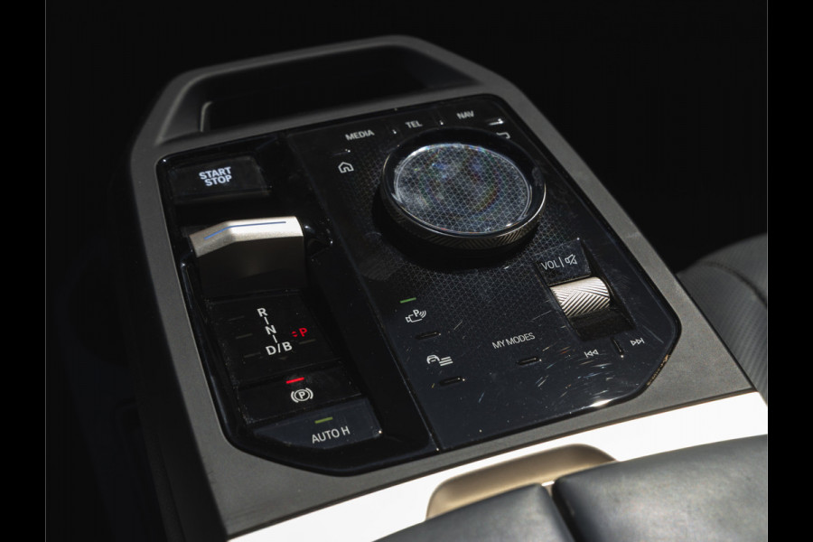 BMW iX xDrive40 - Driving Ass Prof - Harman Kardon - Stoelventilatie
