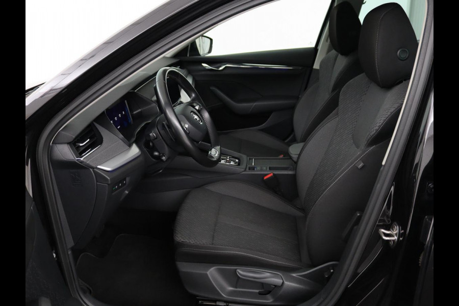 Škoda Octavia Combi 1.0 e-TSI Business Edition Plus | Apple Carplay | Cruise Control Adaptief | Navi | Sfeerverlichting |  Dodehoek Detectie | Stoelverwarming