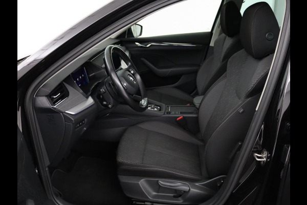 Škoda Octavia Combi 1.0 e-TSI Business Edition Plus | Apple Carplay | Cruise Control Adaptief | Navi | Sfeerverlichting |  Dodehoek Detectie | Stoelverwarming