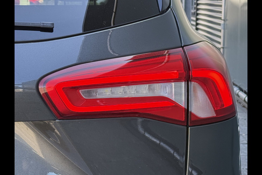 Ford FOCUS Wagon BWJ 2019 | 1.5TDCI 120PK Titanium Bus | TREKHAAK | PANO DAK | CLIMA | NAVI | CARPLAY | FULL LED |