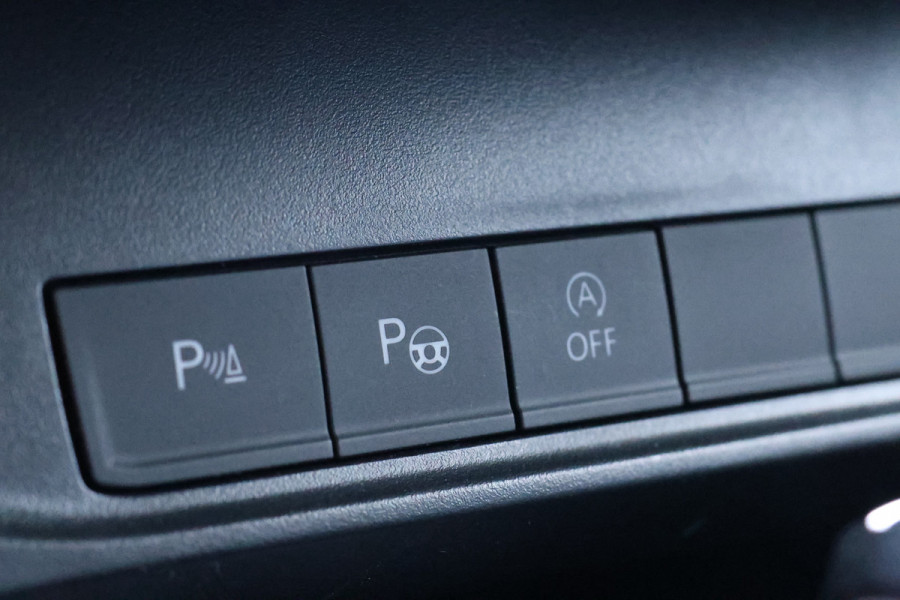 Volkswagen Caddy 1.4 TSI R-Line DSG | Bi-Xenon | Navigatie | CarPlay | Climate Control | Stoelverwarming | PDC V+A | Multifunctioneel stuur | Airco | Cruise control | Schroefset | Spoilerkit | Dealer onderhouden | Nieuwe APK | Groot onderhoudsbeurt | BPM Vrij