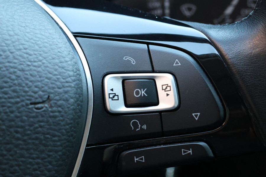 Volkswagen Caddy 1.4 TSI R-Line DSG | Bi-Xenon | Navigatie | CarPlay | Climate Control | Stoelverwarming | PDC V+A | Multifunctioneel stuur | Airco | Cruise control | Schroefset | Spoilerkit | Dealer onderhouden | Nieuwe APK | Groot onderhoudsbeurt | BPM Vrij