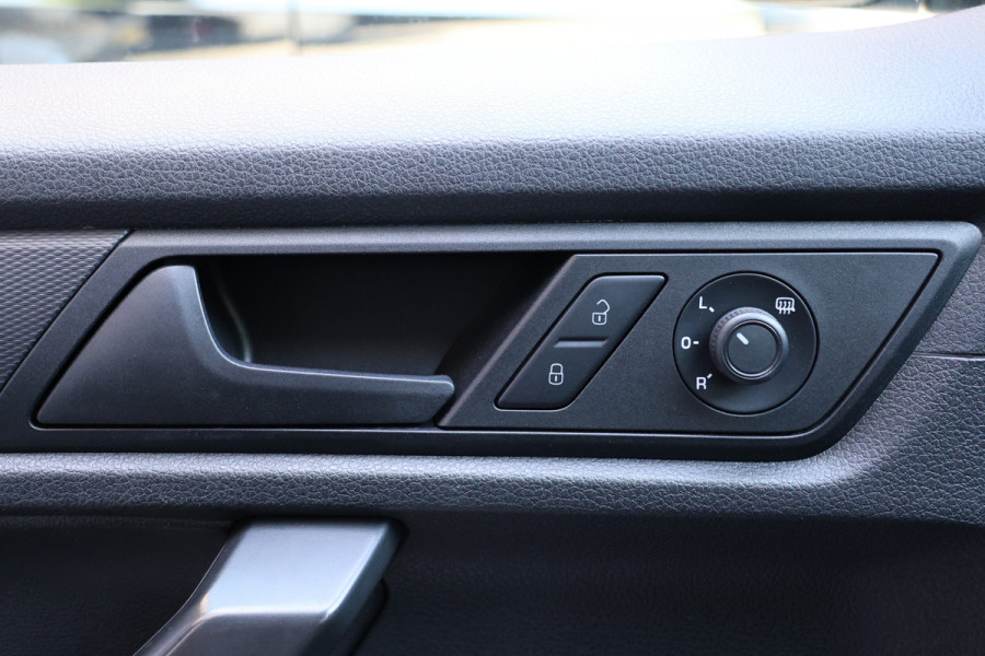 Volkswagen Caddy 1.4 TSI R-Line DSG | Bi-Xenon | Navigatie | CarPlay | Climate Control | Stoelverwarming | PDC V+A | Multifunctioneel stuur | Airco | Cruise control | Schroefset | Spoilerkit | Dealer onderhouden | Nieuwe APK | Groot onderhoudsbeurt | BPM Vrij