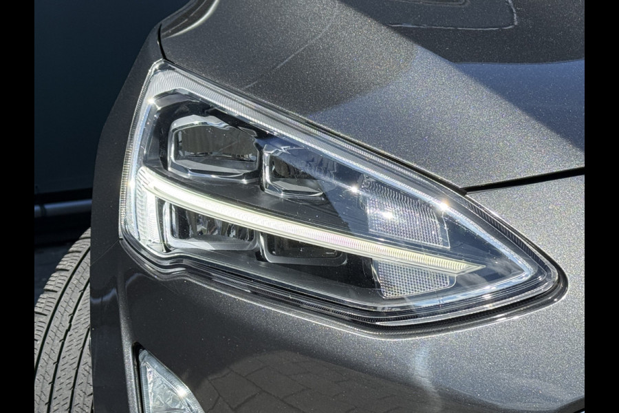 Ford FOCUS Wagon BWJ 2019 | 1.5TDCI 120PK Titanium Bus | TREKHAAK | PANO DAK | CLIMA | NAVI | CARPLAY | FULL LED |