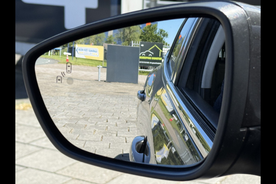 Ford FOCUS Wagon BWJ 2019 | 1.5TDCI 120PK Titanium Bus | TREKHAAK | PANO DAK | CLIMA | NAVI | CARPLAY | FULL LED |