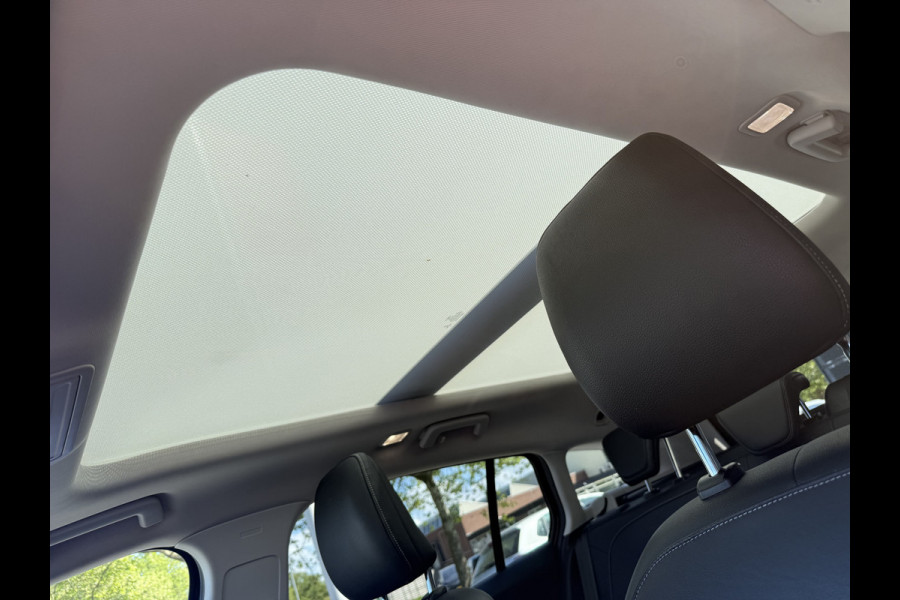 Ford FOCUS Wagon BWJ 2019 | 1.5TDCI 120PK Titanium Bus | TREKHAAK | PANO DAK | CLIMA | NAVI | CARPLAY | FULL LED |