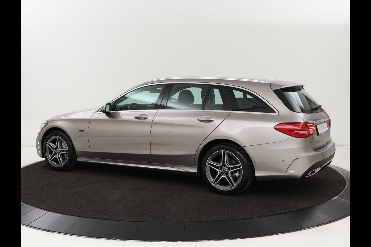 Mercedes-Benz C-Klasse 300de AMG | Head-Up | Adaptive cruise | Stoelverwarming | Carplay | Leder/Alcantara | Memory | Sfeerverlichting | Keyless | Navigatie Mercedes-Benz C-Klasse 300de AMG | Head-Up | Adaptive cruise | Stoelverwarming | Carplay | Leder/Alcantara | Memory | Sfeerverlichting | Keyless | Navigatie