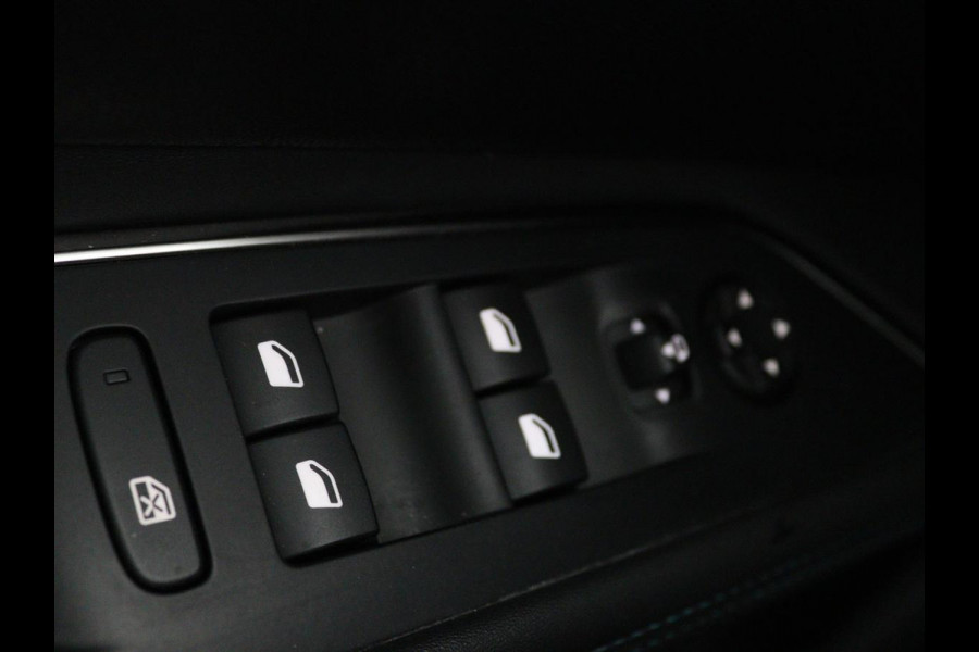Peugeot 3008 1.5 BlueHDi Allure Pack Business | Trekhaak | LED | Camera | Apple Carplay | Navigatie | Dodehoek Detectie | Cruise Control | LMV