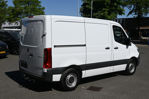 Mercedes-Benz Sprinter 311 CDI L1H1 RWD MBUX met navigatie, Trekhaak