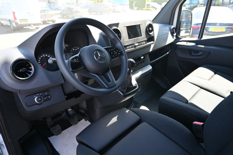 Mercedes-Benz Sprinter 311 CDI L1H1 RWD MBUX met navigatie, Trekhaak