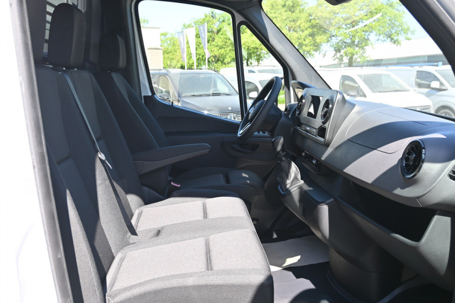 Mercedes-Benz Sprinter 311 CDI L1H1 RWD MBUX met navigatie, Trekhaak