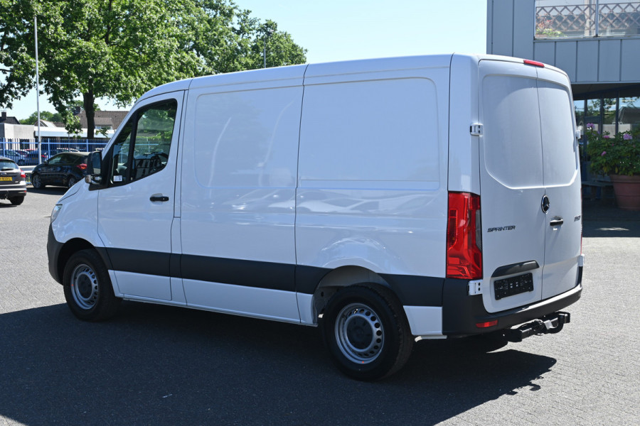 Mercedes-Benz Sprinter 311 CDI L1H1 RWD MBUX met navigatie, Trekhaak