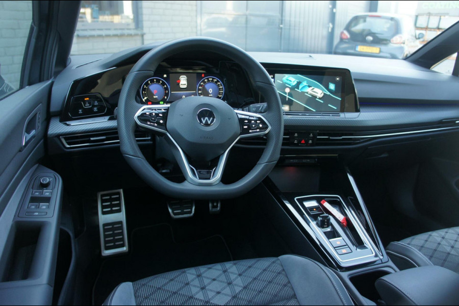 Volkswagen Golf 1.5 eTSI R-Line