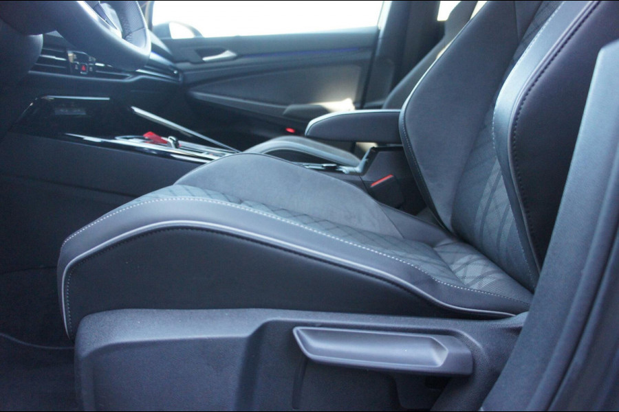 Volkswagen Golf 1.5 eTSI R-Line