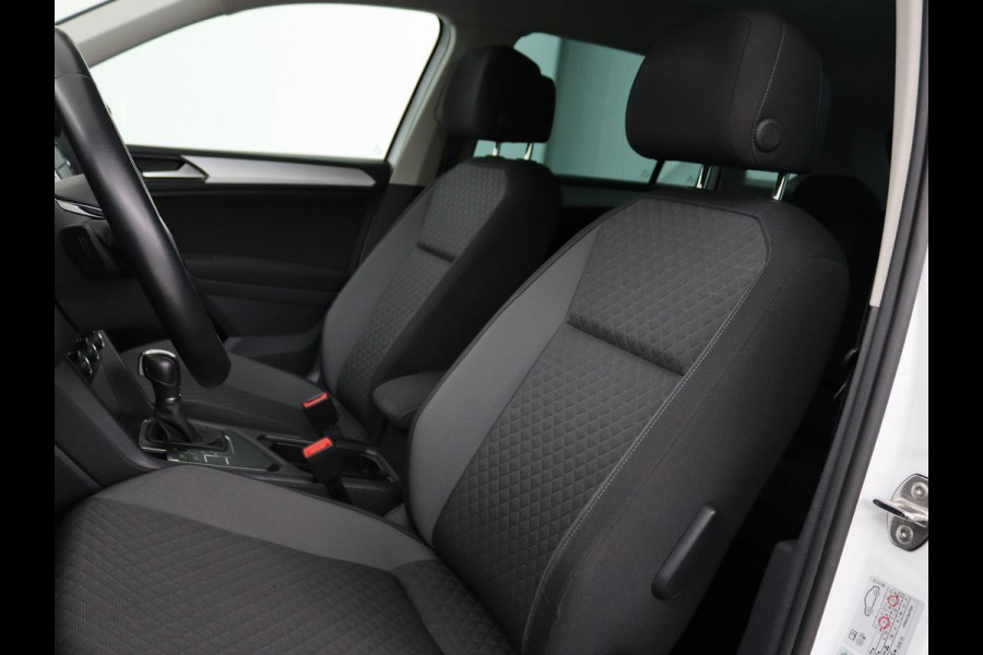 Volkswagen Tiguan 1.4 TSI ACT Comfortline | Automaat | Navigatie | Adapt. Cruise | LMV | Grootlichtassistent | DAB |  Draadloze Telefoonlader