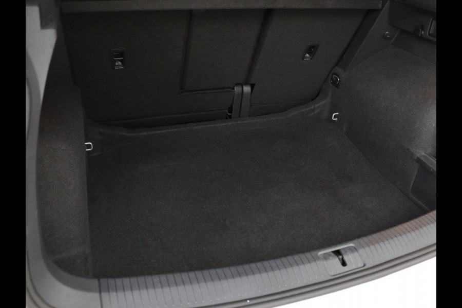 Volkswagen Tiguan 1.4 TSI ACT Comfortline | Automaat | Navigatie | Adapt. Cruise | LMV | Grootlichtassistent | DAB |  Draadloze Telefoonlader