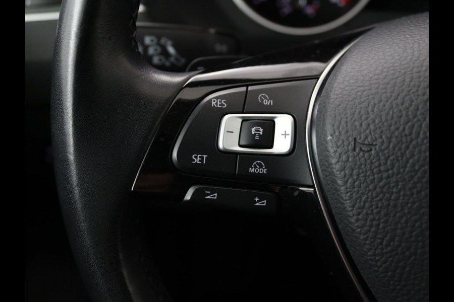 Volkswagen Tiguan 1.4 TSI ACT Comfortline | Automaat | Navigatie | Adapt. Cruise | LMV | Grootlichtassistent | DAB |  Draadloze Telefoonlader